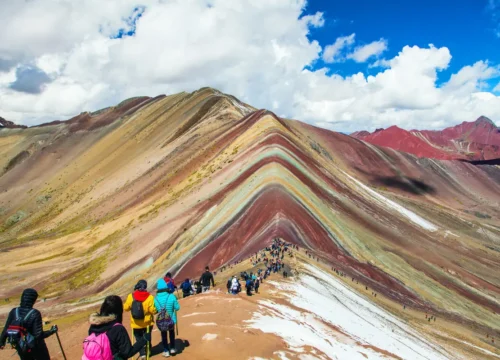 MONTAÑA DE COLORES VININCUNCA