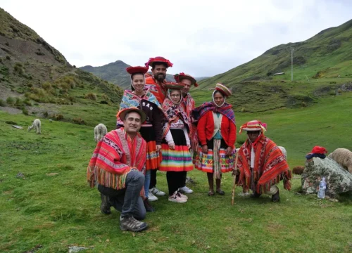 Cómo el Turismo Impulsa el Desarrollo de las Comunidades